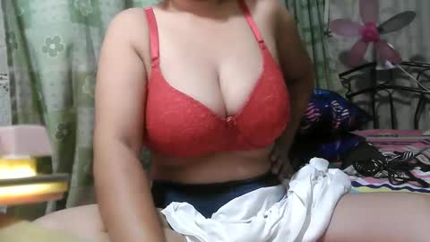 Snapshot of romanticruby chatting on February 2, 5:26 pm romanticruby online show from February 2, 5:26 pm