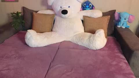 roraline_lov online show from March 2, 4:46 pm