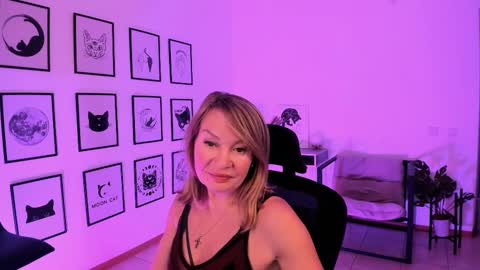 QUEEN online show from February 6, 10:47 am