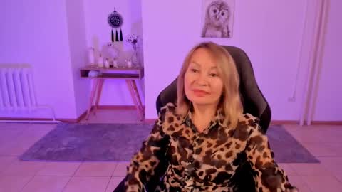 QUEEN online show from January 15, 11:10 am