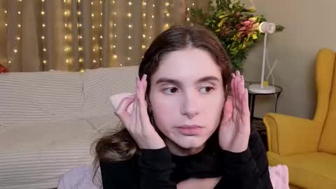 Kylie online show from December 17, 5:17 pm