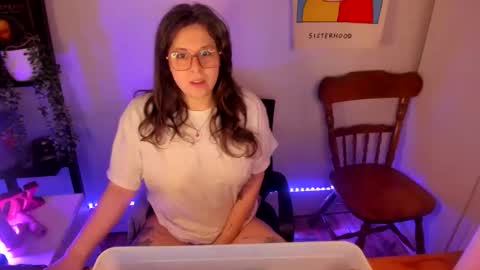 rose257044 online show from March 22, 2:34 pm