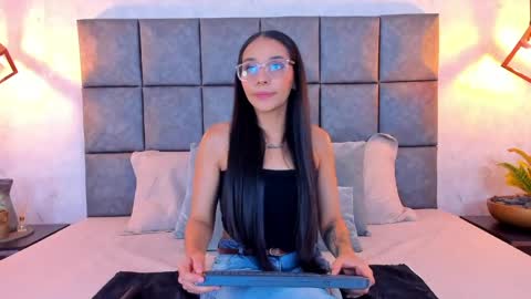 roseaurora online show from April 17, 11:12 am