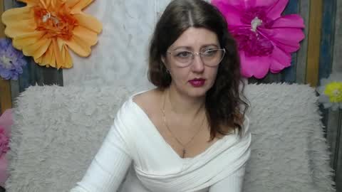 RoseHille online show from April 12, 11:13 am