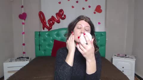 RoseHille online show from February 15, 8:46 am