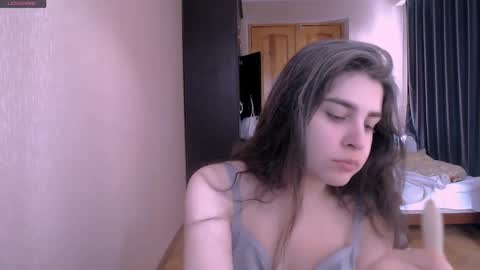 Snapshot of roselina_ chatting on March 2, 7:10 am Rose online show from March 2, 7:10 am