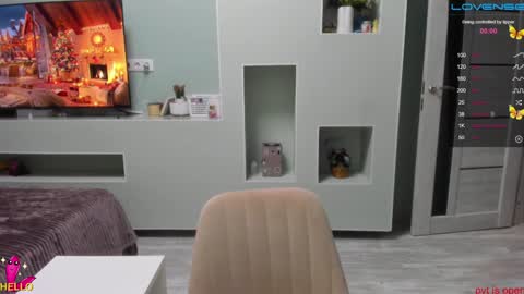 Julia online show from December 27, 11:42 pm