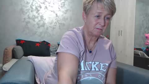 Lovepinklilly online show from March 11, 6:08 pm