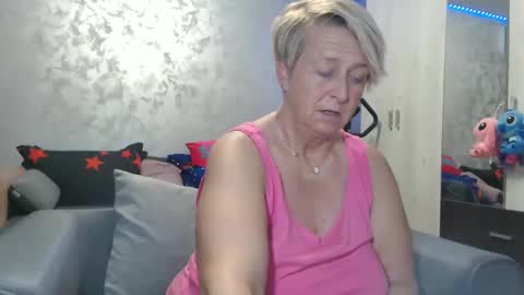 Lovepinklilly online show from March 16, 6:01 pm