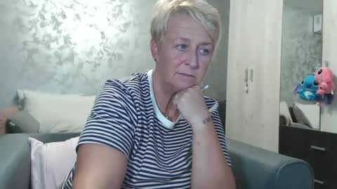 Lovepinklilly online show from September 18, 5:55 pm