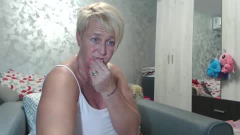 Lovepinklilly online show from September 23, 6:39 pm