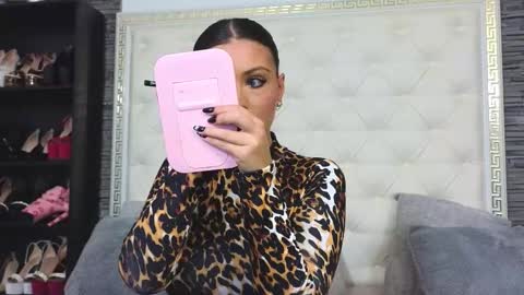 Gabriela online show from October 8, 6:51 am