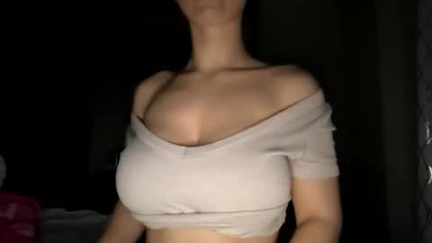 roseyla1 online show from April 15, 12:11 am