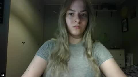 Snapshot of rosie_june chatting on October 14, 6:49 am Rosie online show from October 14, 6:49 am