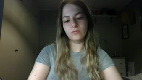 Snapshot of rosie_june chatting on October 17, 7:00 am Rosie online show from October 17, 7:00 am