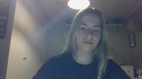 Snapshot of rosie_june chatting on December 17, 7:50 am Rosie online show from December 17, 7:50 am