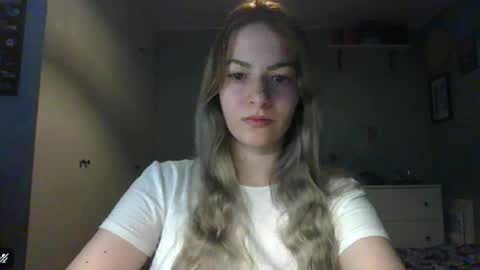 Snapshot of rosie_june chatting on October 9, 7:23 am Rosie online show from October 9, 7:23 am