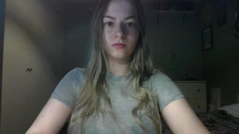 Snapshot of rosie_june chatting on October 13, 6:49 am Rosie online show from October 13, 6:49 am