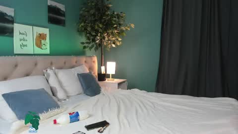 Rose  online show from April 15, 9:21 am