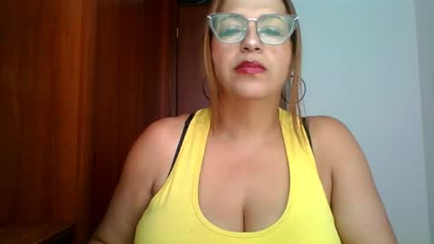 Rossana  online show from April 19, 1:11 pm