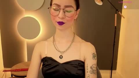 Miss Rosse online show from November 9, 1:18 pm