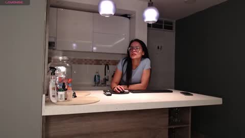 Snapshot of rouss_henao chatting on March 9, 8:51 am Rouss marie henao online show from March 9, 8:51 am