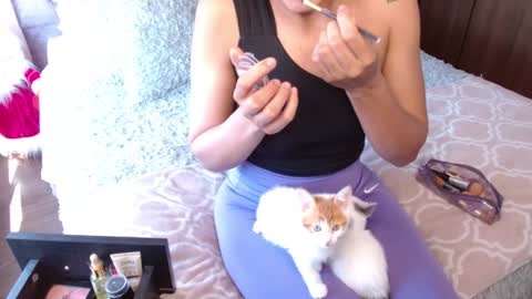 Snapshot of rouss_henao chatting on January 1, 5:33 pm Rouss marie henao online show from January 1, 5:33 pm
