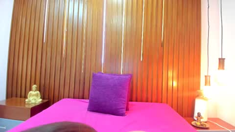 Snapshot of roxana_mill chatting on February 15, 11:28 am Roxana online show from February 15, 11:28 am