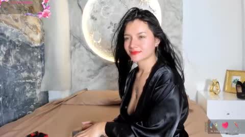 roxanaborns online show from October 29, 12:42 pm