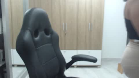 Roxana online show from February 26, 1:36 am