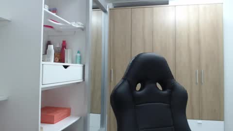 Roxana online show from February 15, 11:38 pm