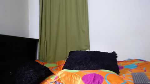 Snapshot of roxane_salas chatting on February 22, 2:49 pm Roxane online show from February 22, 2:49 pm