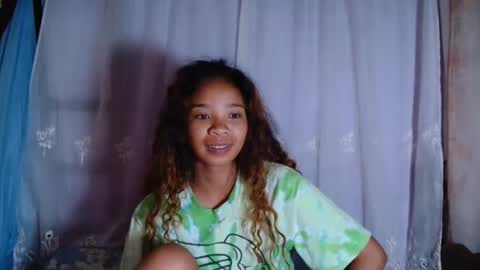 roxanne_98 online show from February 4, 3:22 am