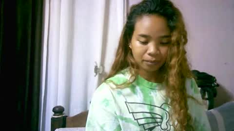 roxanne_98 online show from October 27, 11:32 pm