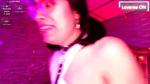 roxanne_han online show from March 6, 12:33 pm