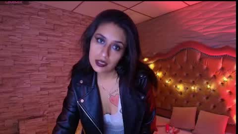 roxanne_han online show from October 10, 11:48 am