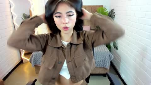 Snapshot of roxanne_tay chatting on January 7, 7:06 pm roxanne_tay online show from January 7, 7:06 pm