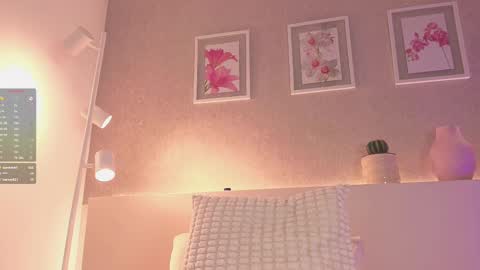 Roxanne Gomez online show from October 1, 4:23 pm