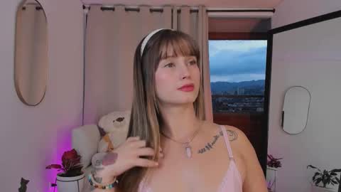  R O X I E  online show from October 20, 10:46 pm