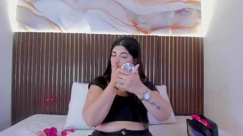 Snapshot of roxie_ns chatting on September 14, 12:36 pm Roxie online show from September 14, 12:36 pm