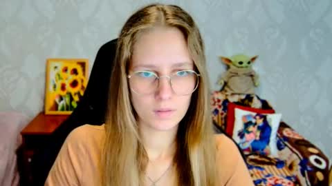 roxie_shy online show from October 1, 9:14 am