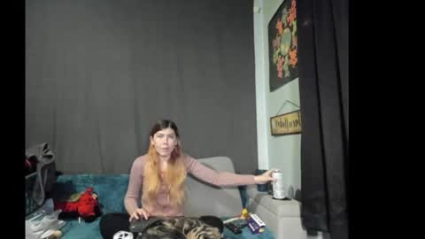 roxihazeleyes online show from December 2, 5:09 am