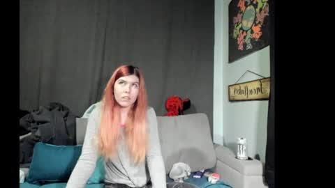 roxihazeleyes online show from October 1, 1:05 pm