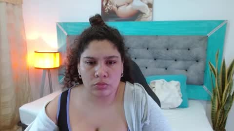 roxiie online show from October 7, 2:49 am