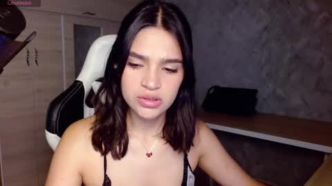 roxxi_2110 online show from March 4, 7:48 am