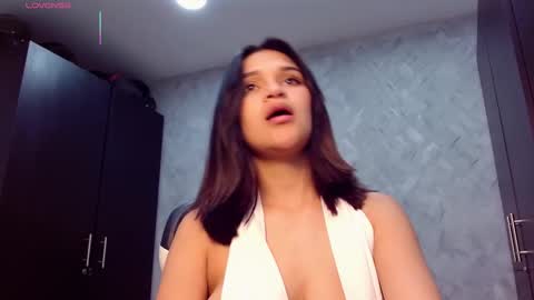 roxxi_2110 online show from January 6, 3:54 am