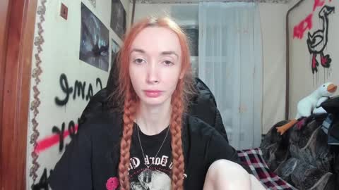 Snapshot of roxy_silver chatting on December 4, 3:10 pm Roxy online show from December 4, 3:10 pm