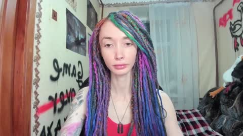 Snapshot of roxy_silver chatting on December 9, 7:18 pm Roxy online show from December 9, 7:18 pm