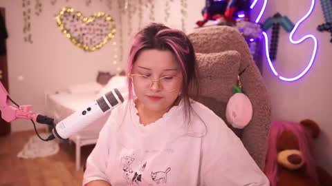 roxysuh online show from October 20, 8:06 am