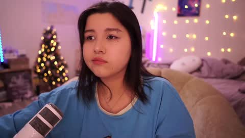 roxysuh online show from January 17, 8:13 am